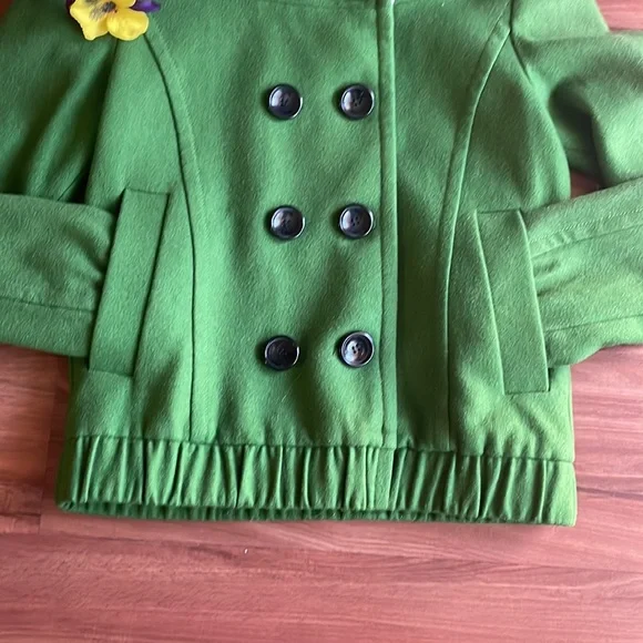 Ochirly Green Jacket Size S – Stylish Lightweight Women’s Jacket EUC - Picture 4 of 16